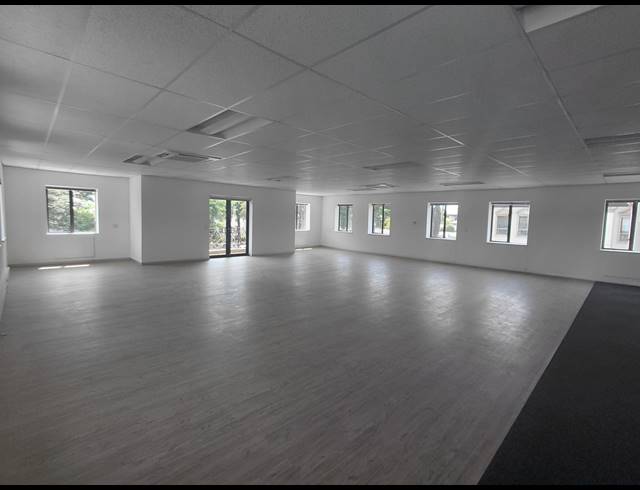 514M² OFFICE TO LET IN BRYANSTON